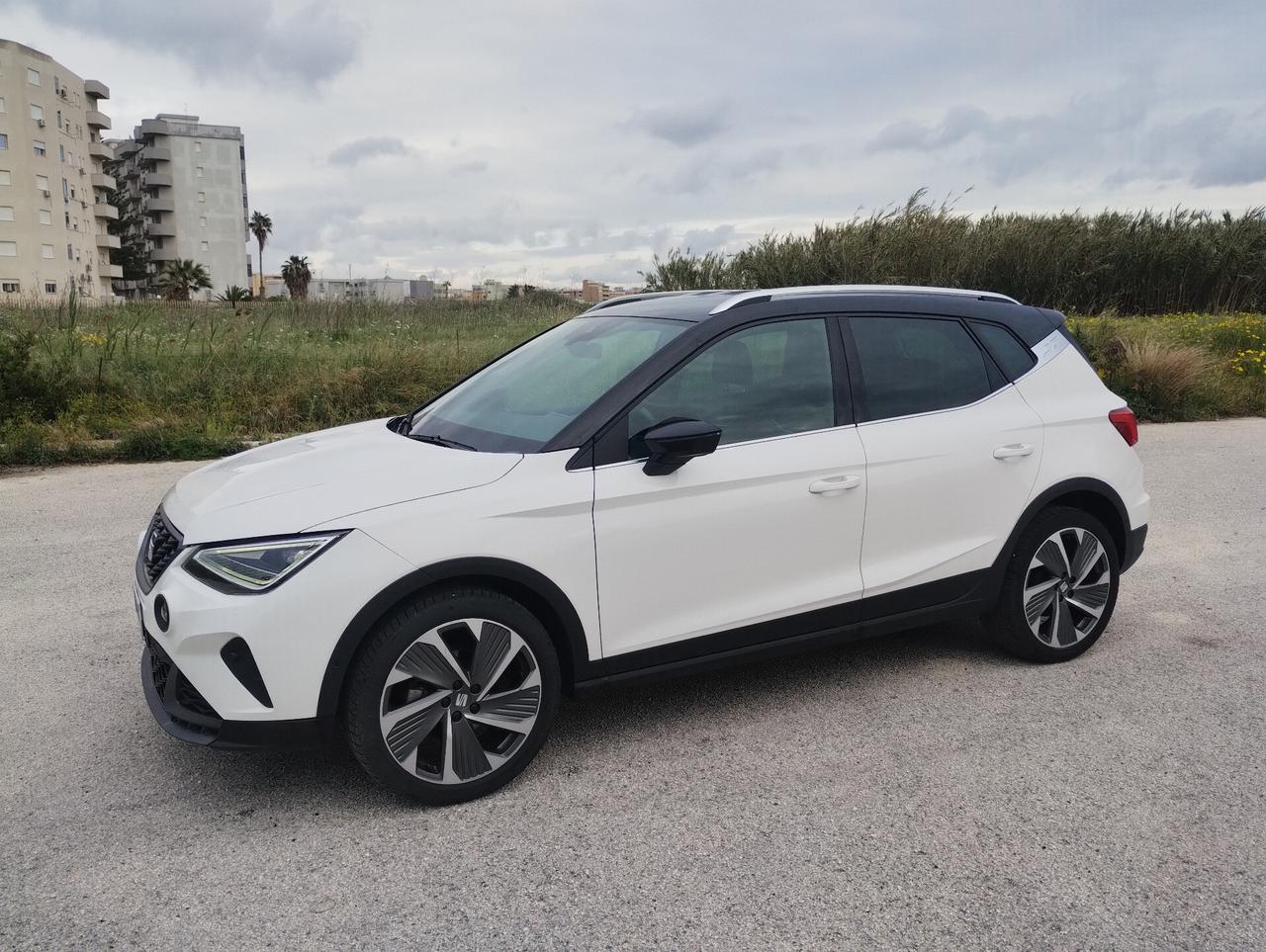 Seat Arona 1.0 TGI FR ( sportiva , full optional e dai consumi record)