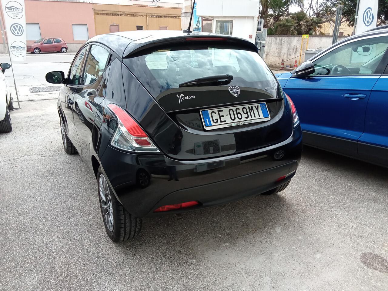 Lancia Ypsilon 1.0 Hybrid 70cv Gold