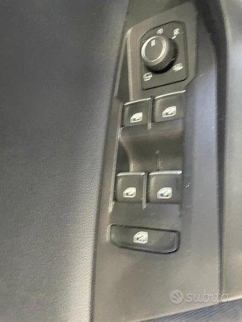 Volkswagen Polo 1.0 TSI DSG R-Line