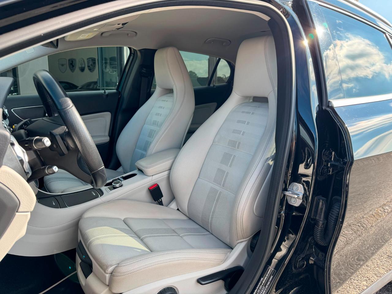 Mercedes GLA 180 Premium Plus