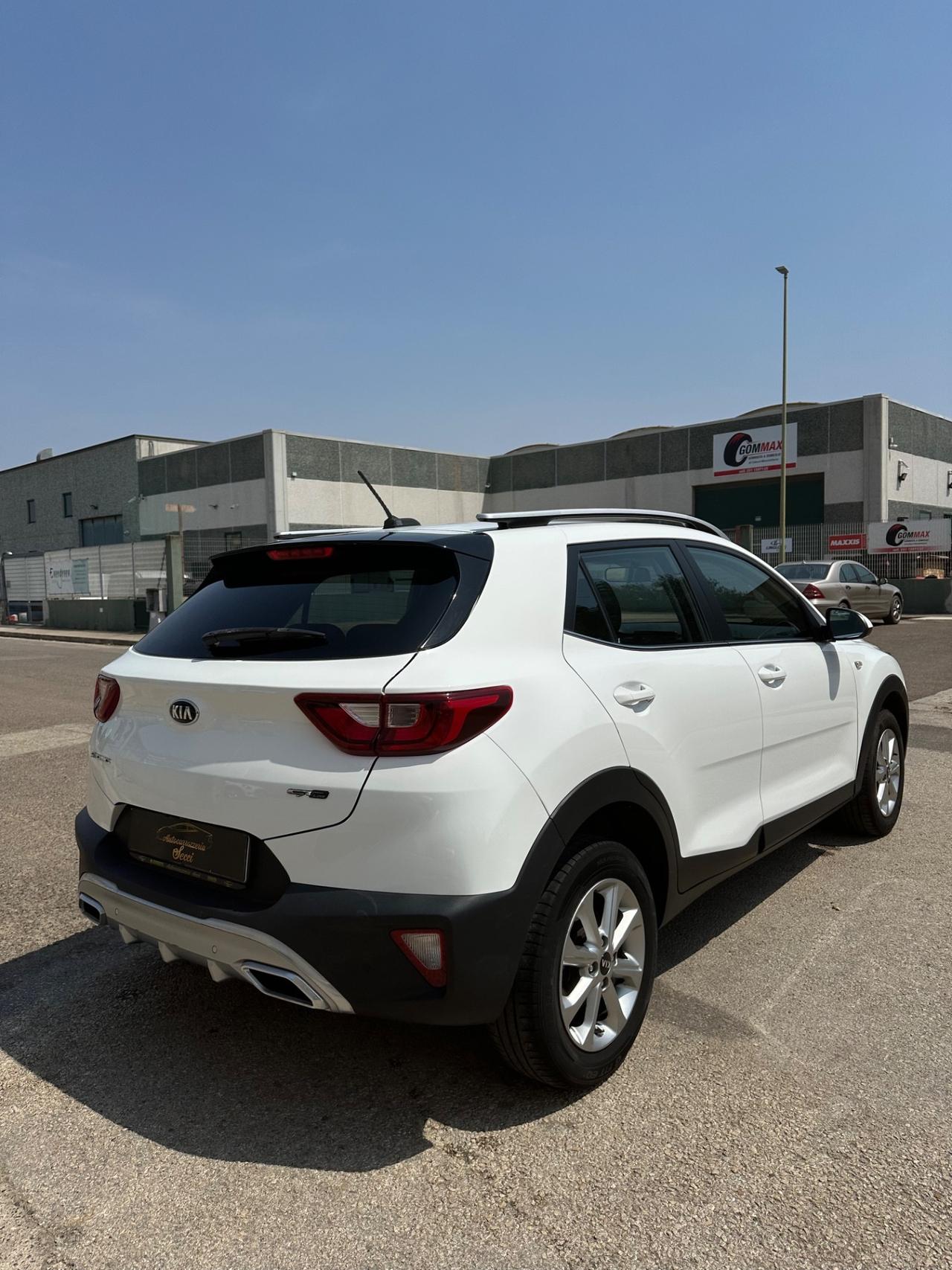 Kia Stonic 1.4 MPI 100 CV Urban
