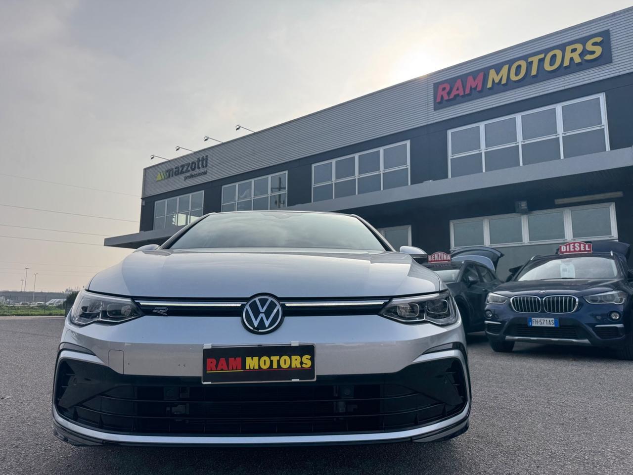 VOLKSWAGEN GOLF 8 R-LINE DSG 1.5 eTSI 150 CV EVO ACT