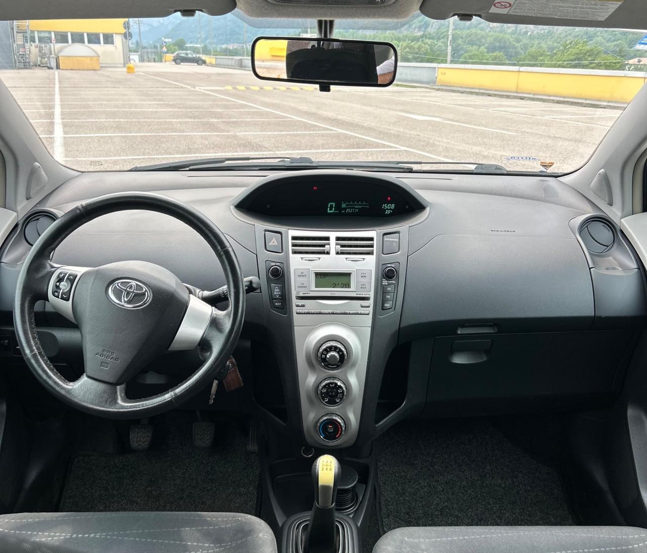 Toyota Yaris 1.3 Benzina 5 porte Neopatentati