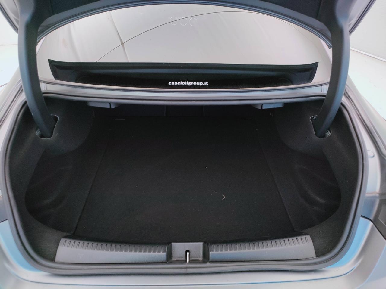 Mercedes-Benz CLA Coupe - C118 - CLA Coupe 200 d Premium auto