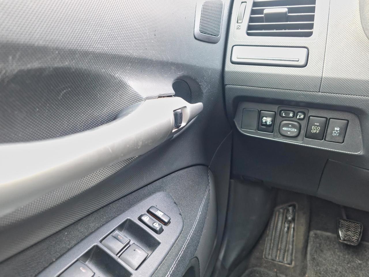 Toyota Auris 1.3 5 porte Active CV-99 2012-E5 Manuale NEO