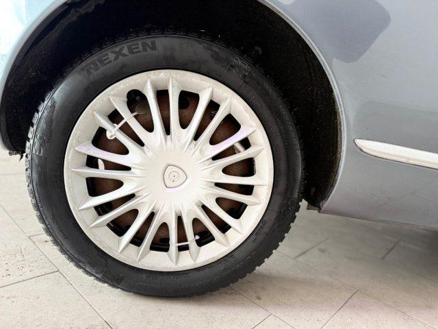 LANCIA Ypsilon 1.2 .Argento