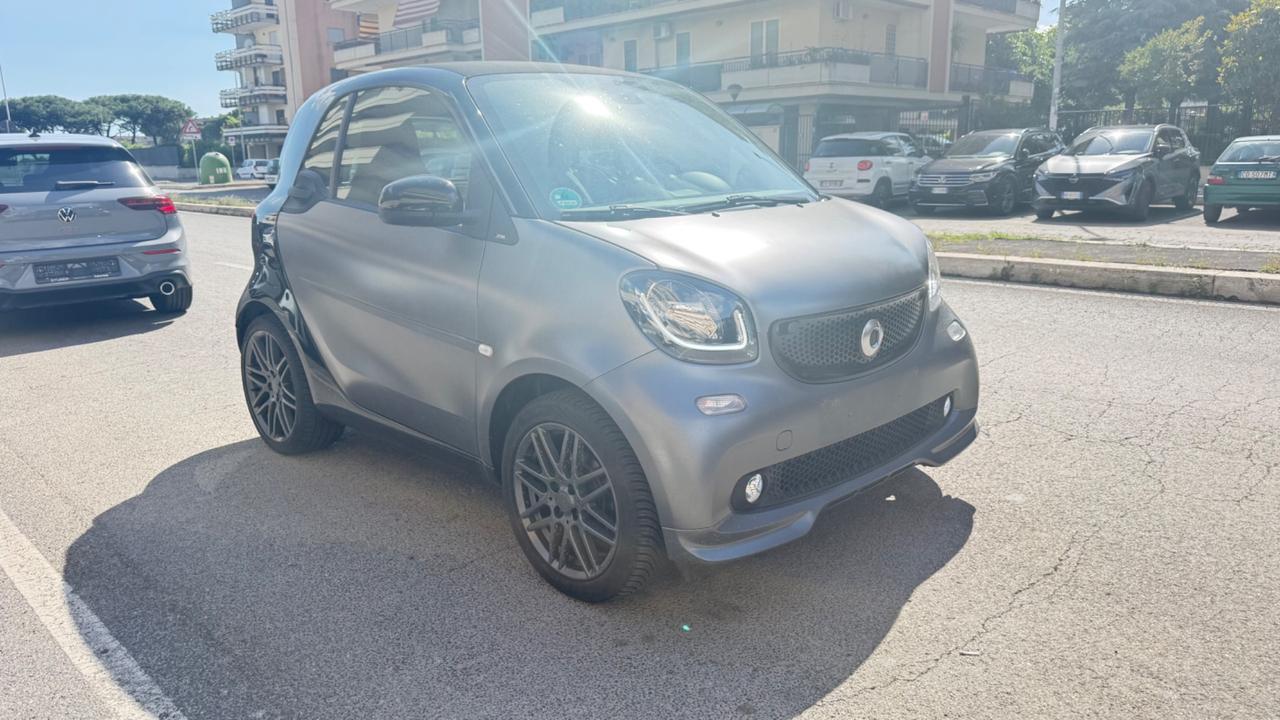 Smart ForTwo BRABUS 0.9 Turbo twinamic LED NAVI KAMERA PDC BLUETOOTH CERCHI 17