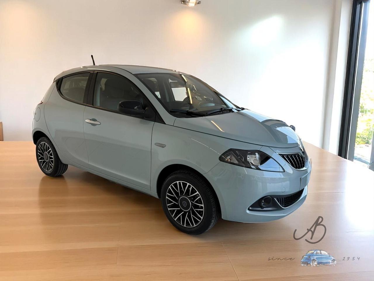 Lancia Ypsilon 1.0 FireFly 5 porte S&S Hybrid Platino