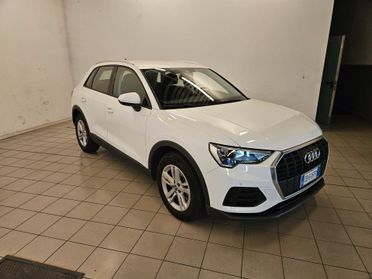 Audi Q3 35 TFSI Business S-TRONIC