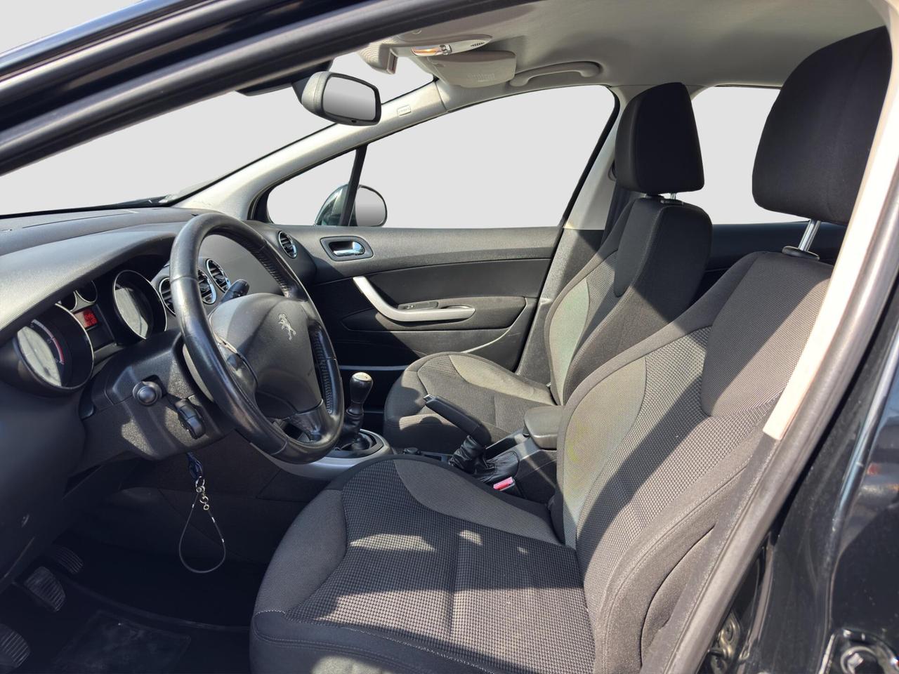 Peugeot 308 5p 1.6 93cv hdi 8v Active 2012