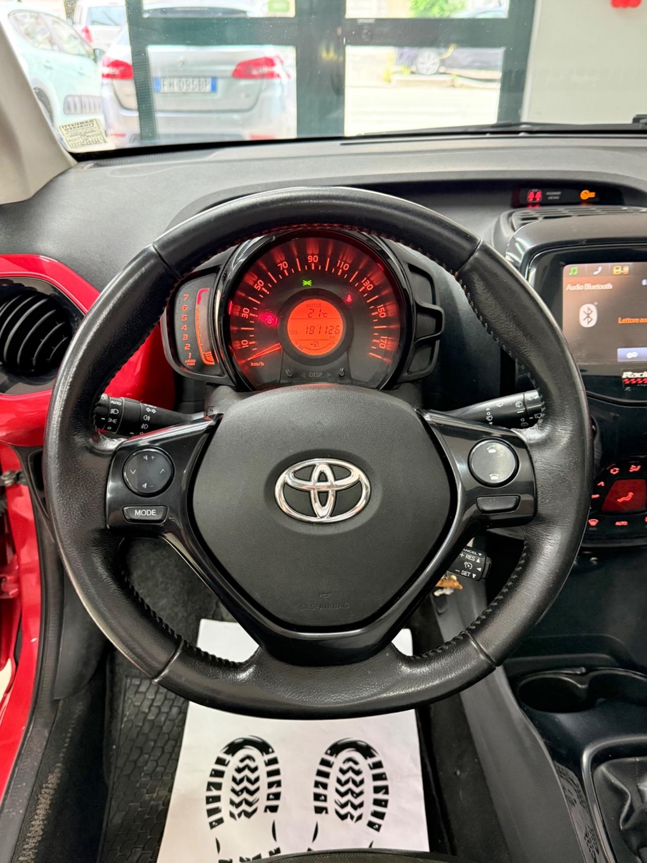 Toyota Aygo 1.0 VVT-i 69 CV 5 porte x-wave