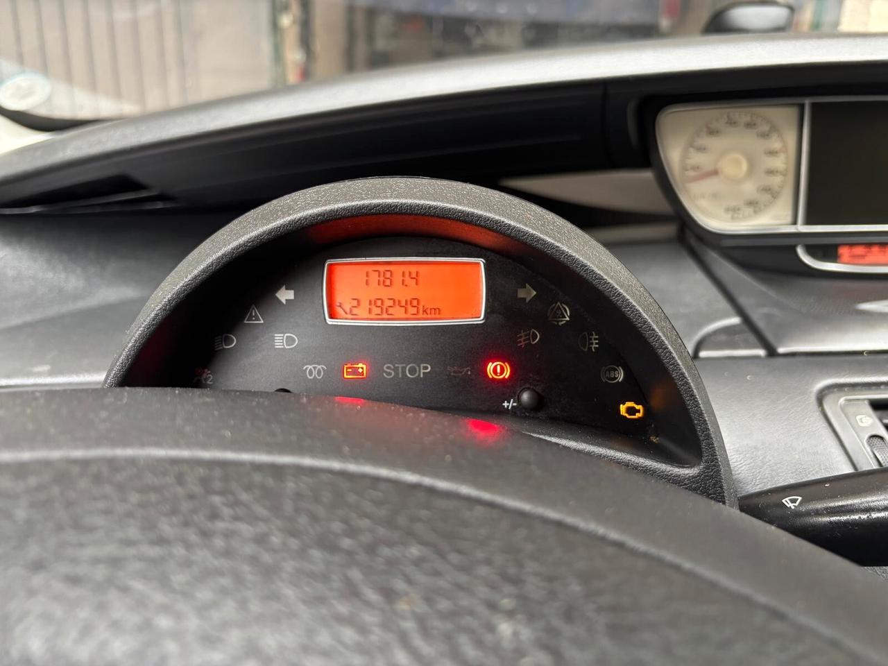 Peugeot 807 2.0 HDi 136CV ST Mix - 7/8 POSTI