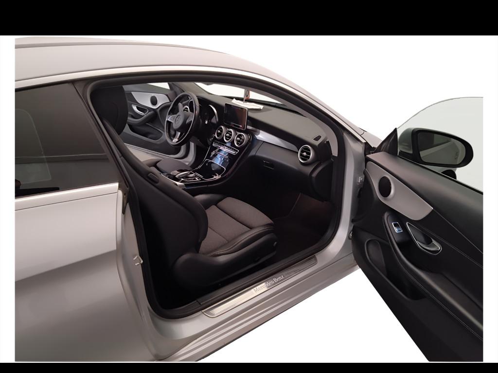 Mercedes-Benz Classe C-C205 2016 Coupe - C Coupe 220 d Premium 4matic auto