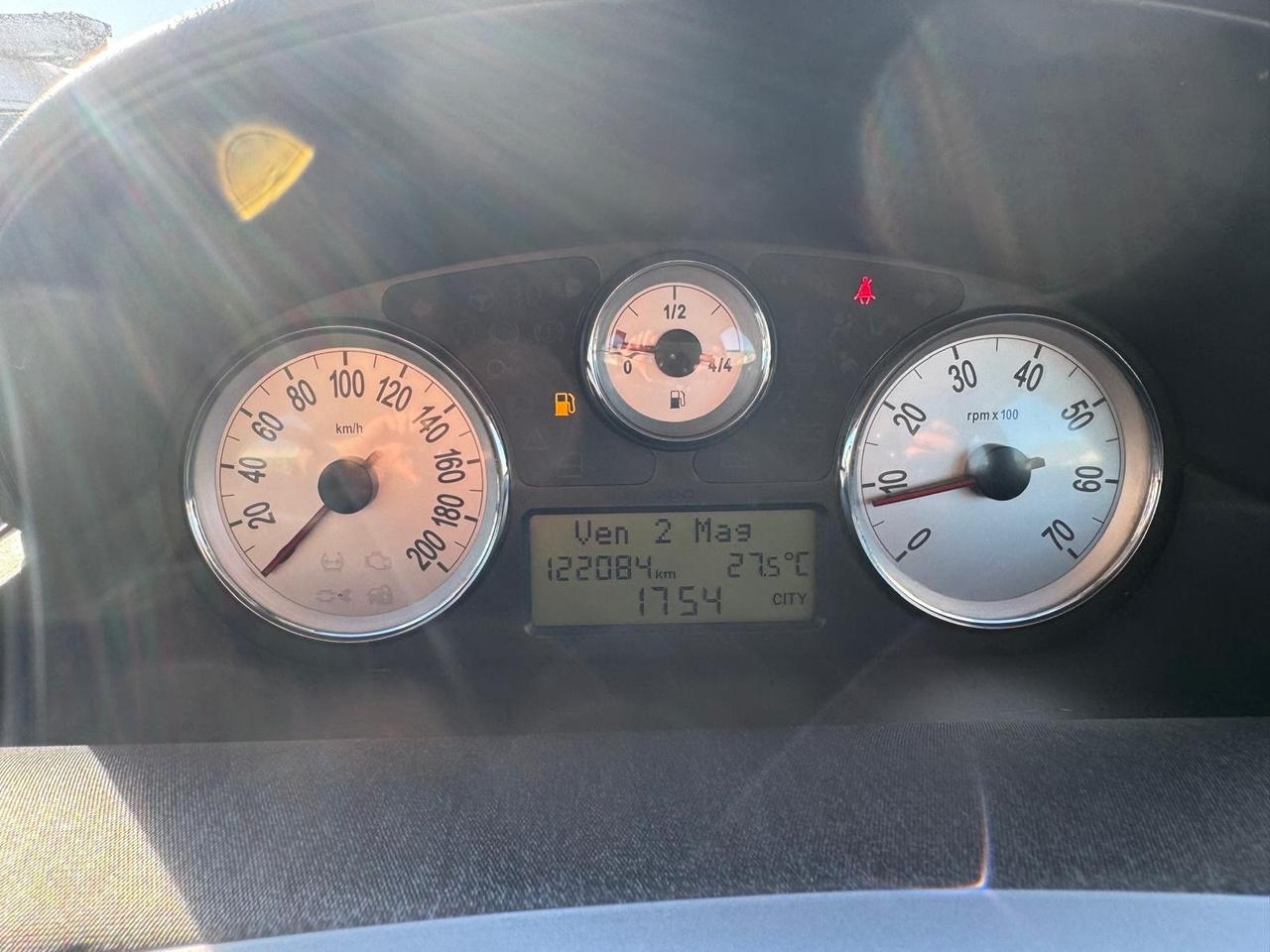 Lancia Ypsilon 1.2 benzina Versus. km 122.000