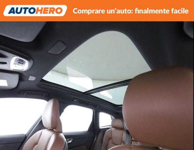 VOLVO XC60 B4 (d) AWD Geartronic Momentum