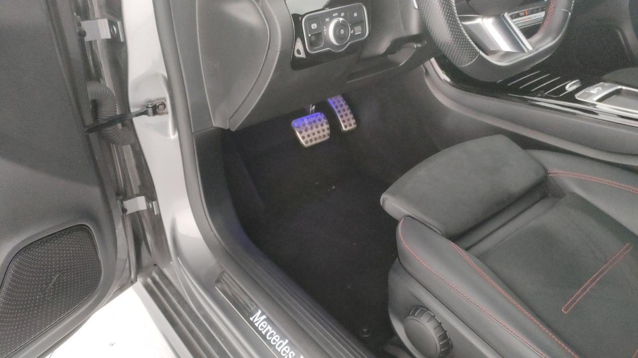 Mercedes-Benz A 200 d Premium auto