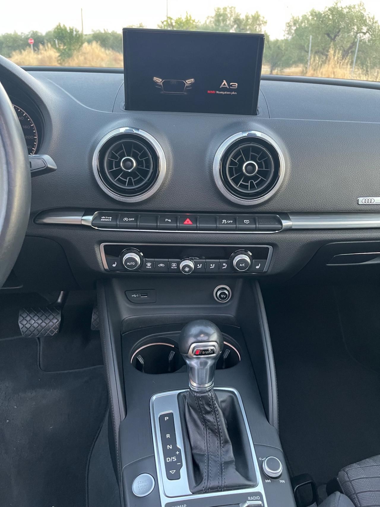 Audi A3 1.6 TDI 116 CV S tronic Design FULL TETTO PANORAMICO
