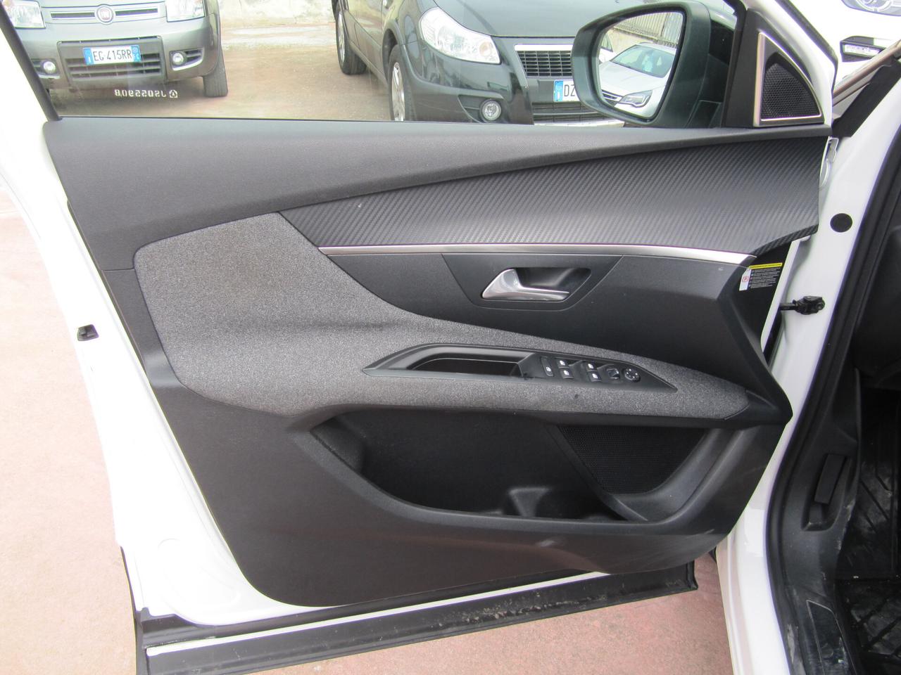 Peugeot 3008 BlueHDi 120 S&S Active