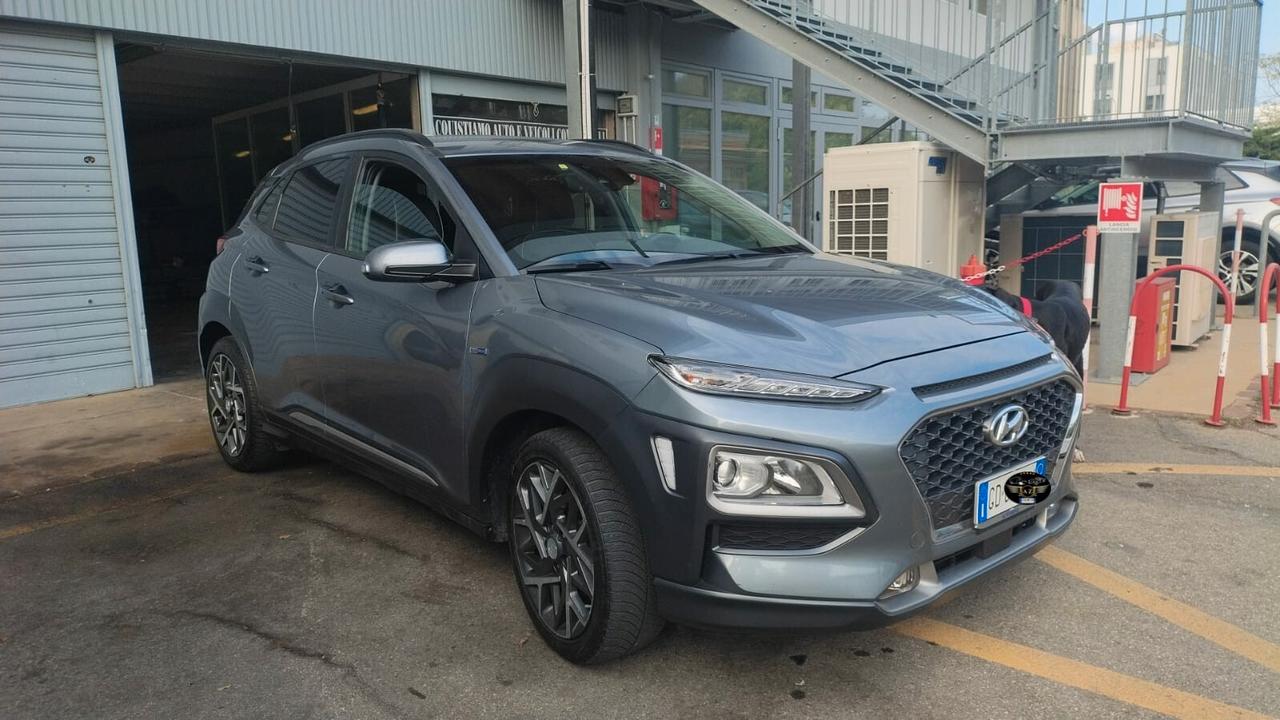 Hyundai Kona adatta a neo patentati