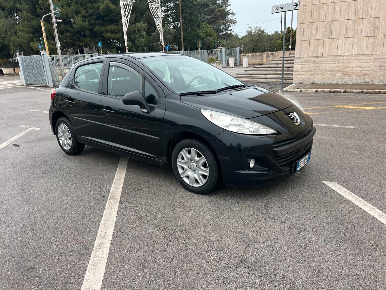 Peugeot 207 1.4 BENZINA KW 70 5p.UsatoGarantito