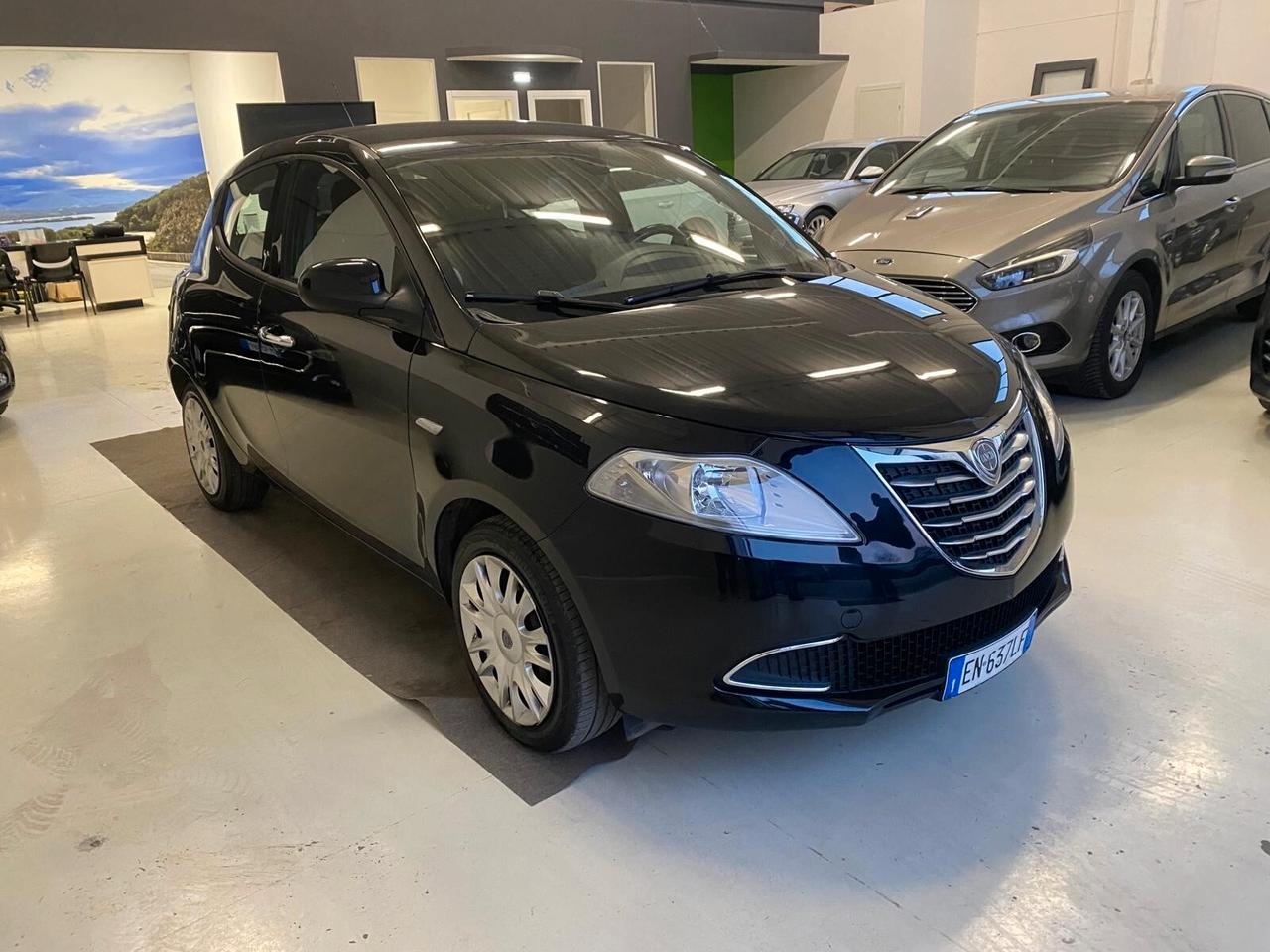 Lancia Ypsilon 1.2 69 CV 5 porte S&S Silver