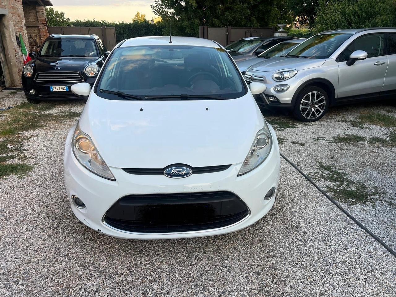 Ford Fiesta 1.4 5 porte Bz.- GPL Titanium