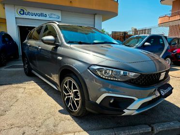 FIAT Tipo 1.5 Hybrid DCT SW Cross