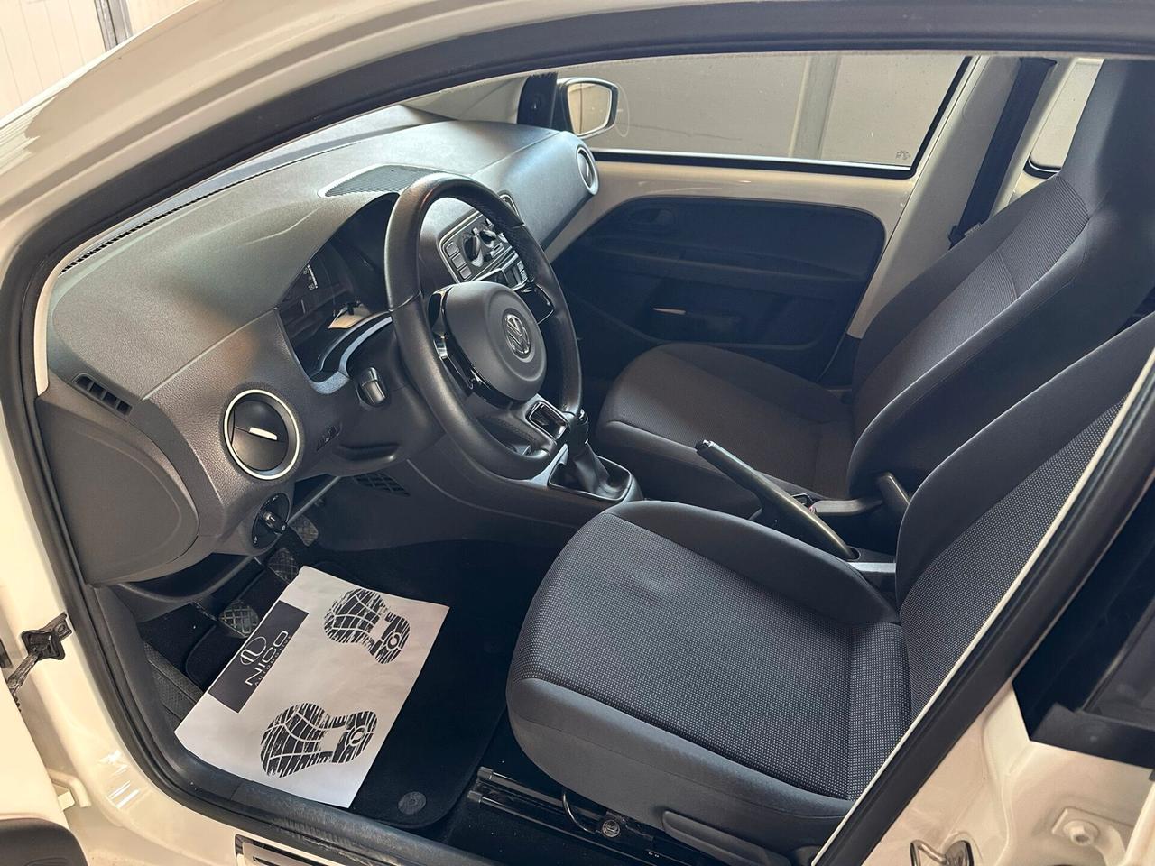 Volkswagen up! 1.0 5p. R-line