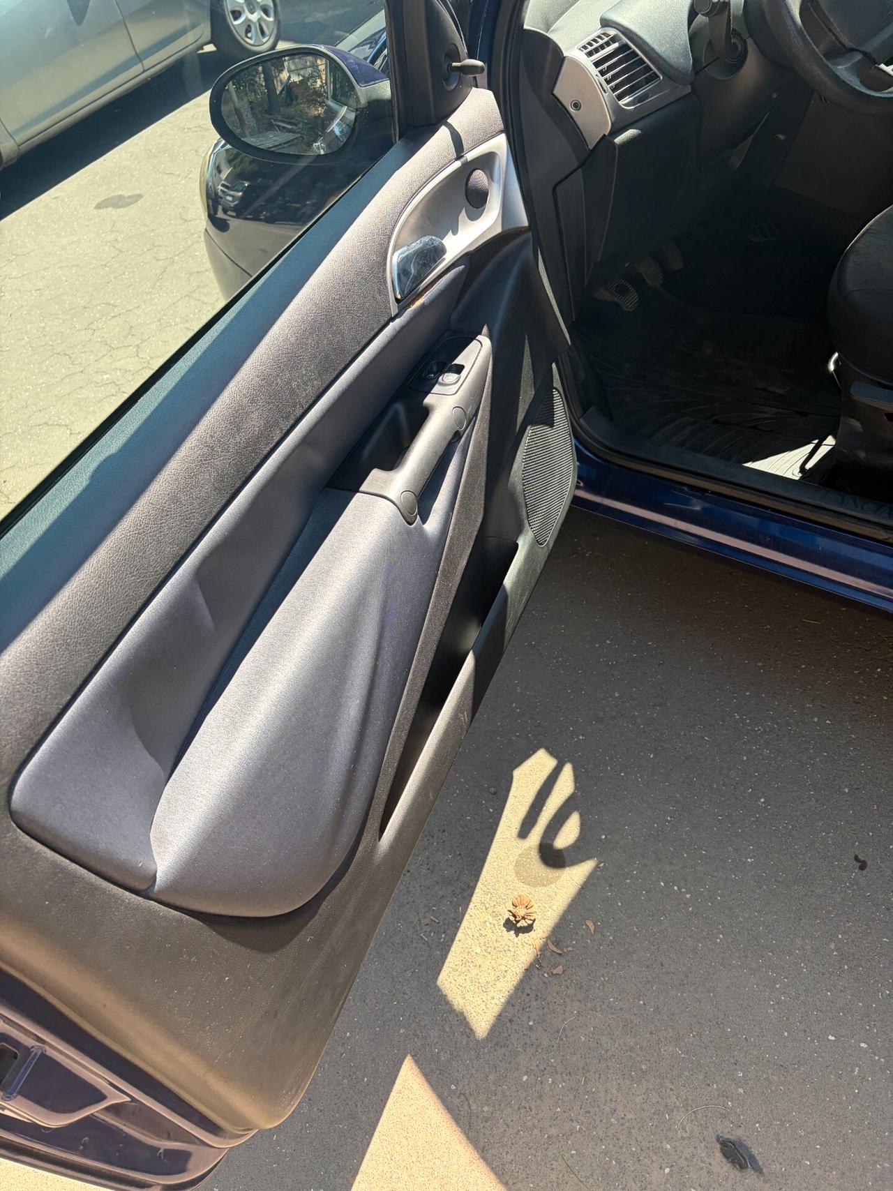 Lancia Ypsilon 1.2 Oro Bianco