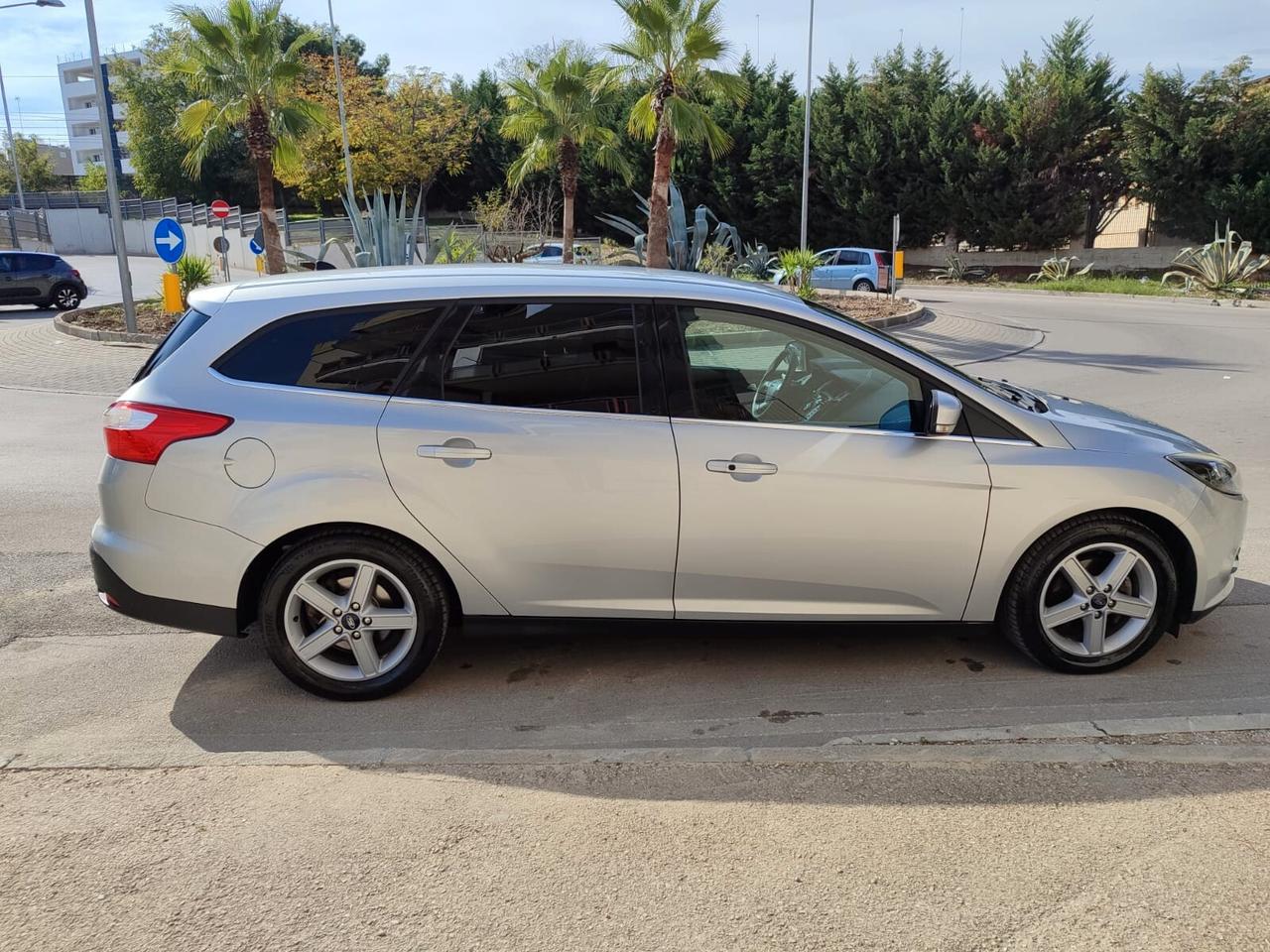 Ford Focus 1.6 TDCi 115 CV Titanium PARI AL NUOVO!!!