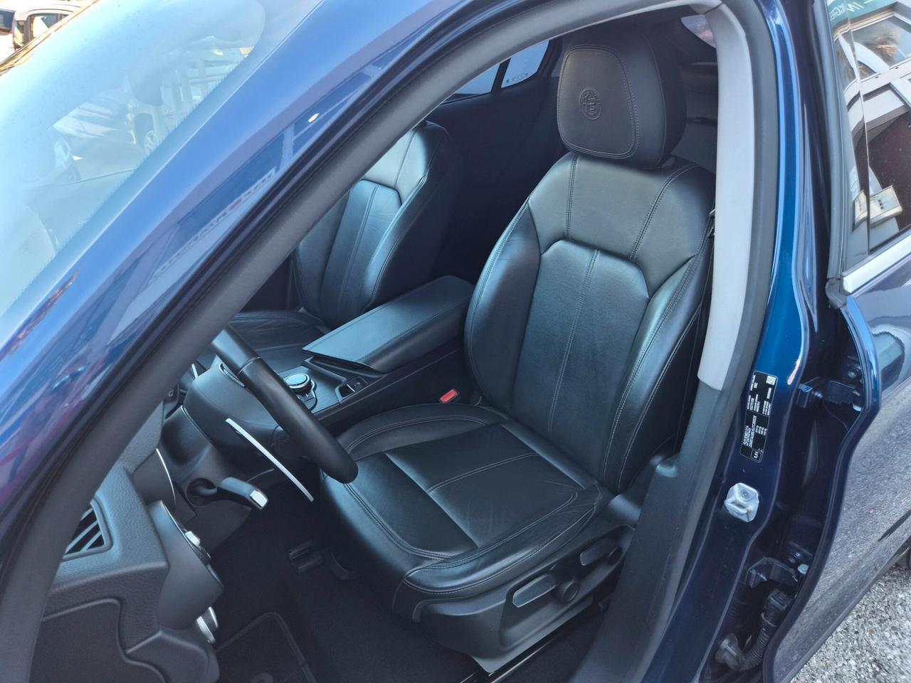 Alfa Romeo Stelvio 2.2 Turbodiesel 180 CV AT8 RWD Executive