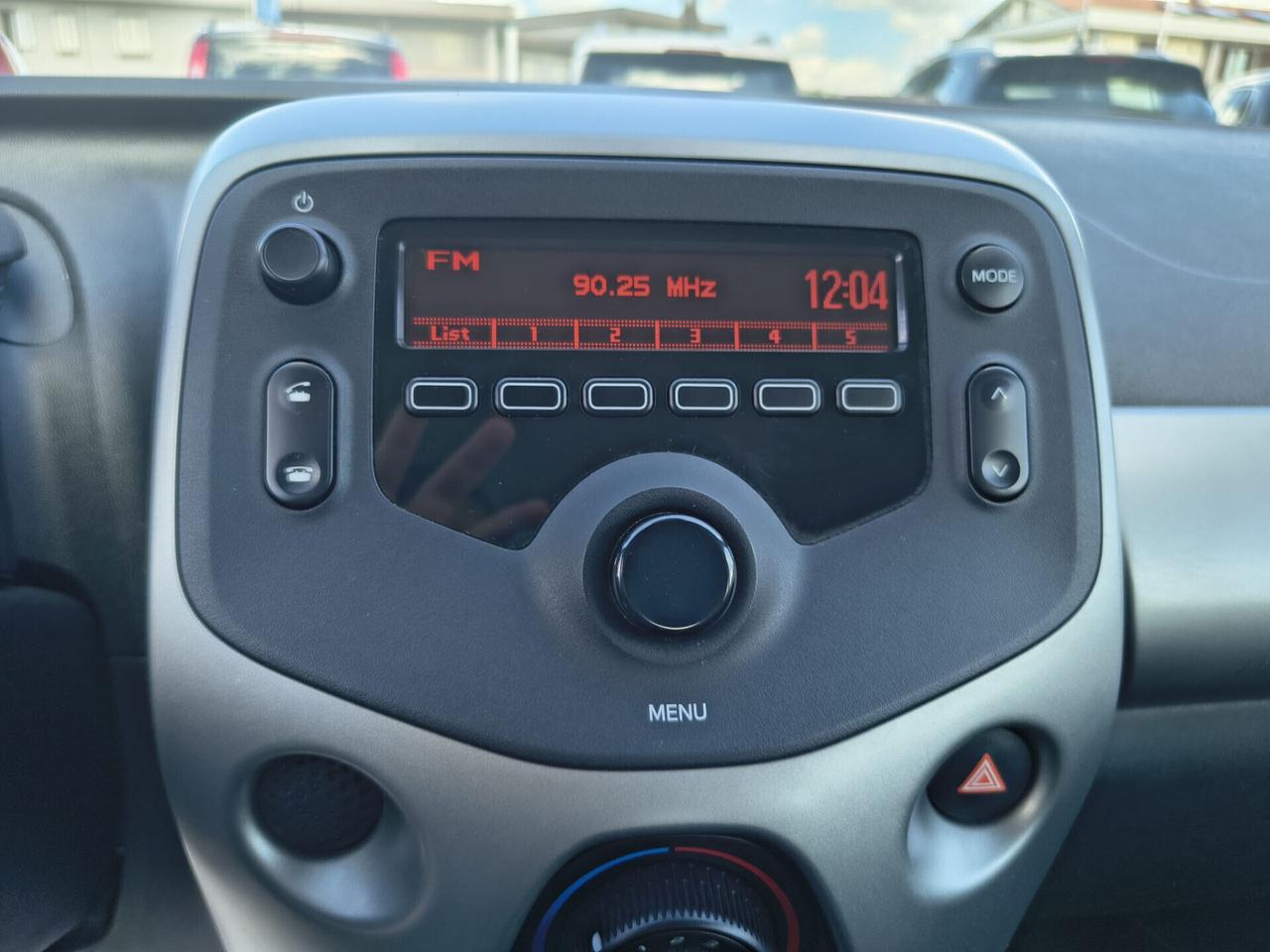 Peugeot 108 5 PORTE 1.0 benzina *GARANZIA 24 MESI*