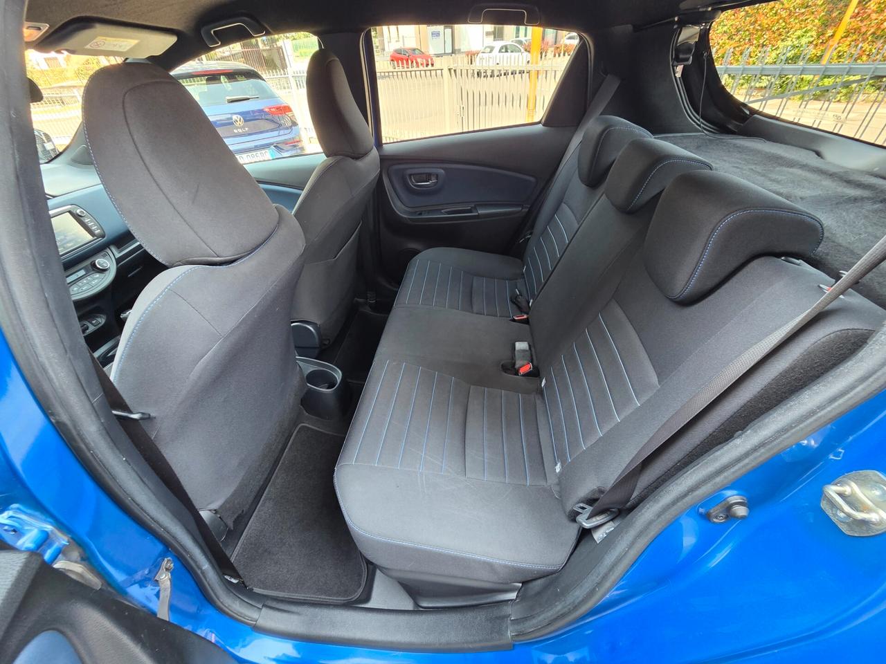 Toyota Yaris 5p 1.5 FULL HYBRID Trend Blue Edition