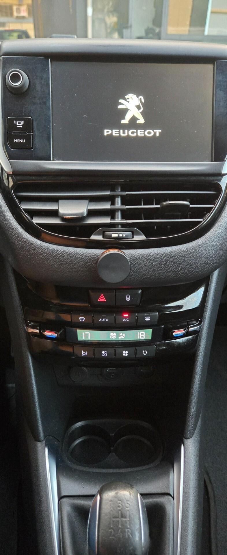 Peugeot 208 1.4 HDi 68 CV 5 porte Allure