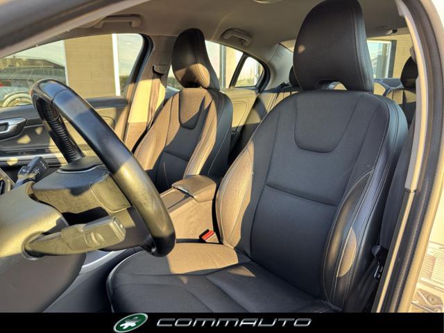 VOLVO S60 Cross Country D3 Geartronic Summum
