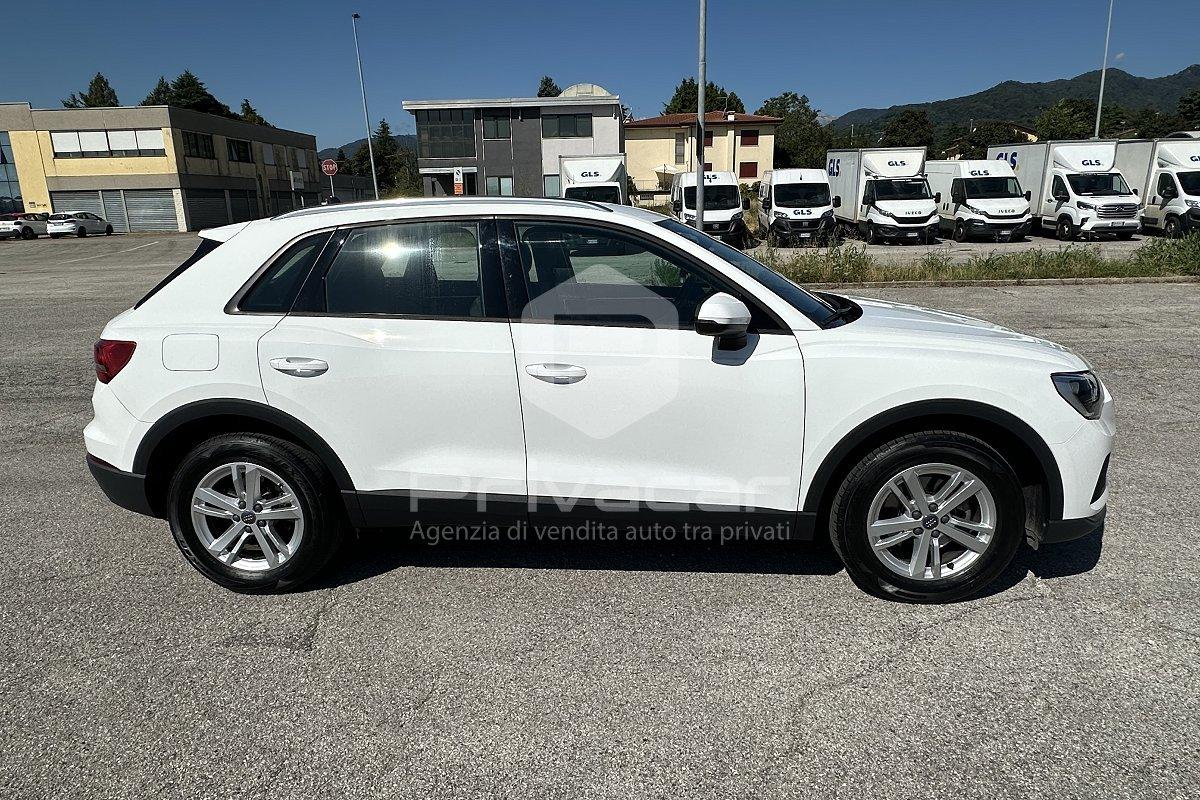 AUDI Q3 35 TFSI Business