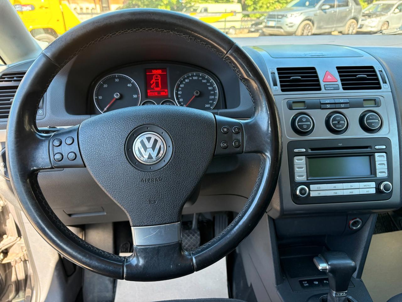 Volkswagen Touran 2.0 TDI DPF DSG Highline 7 POSTI