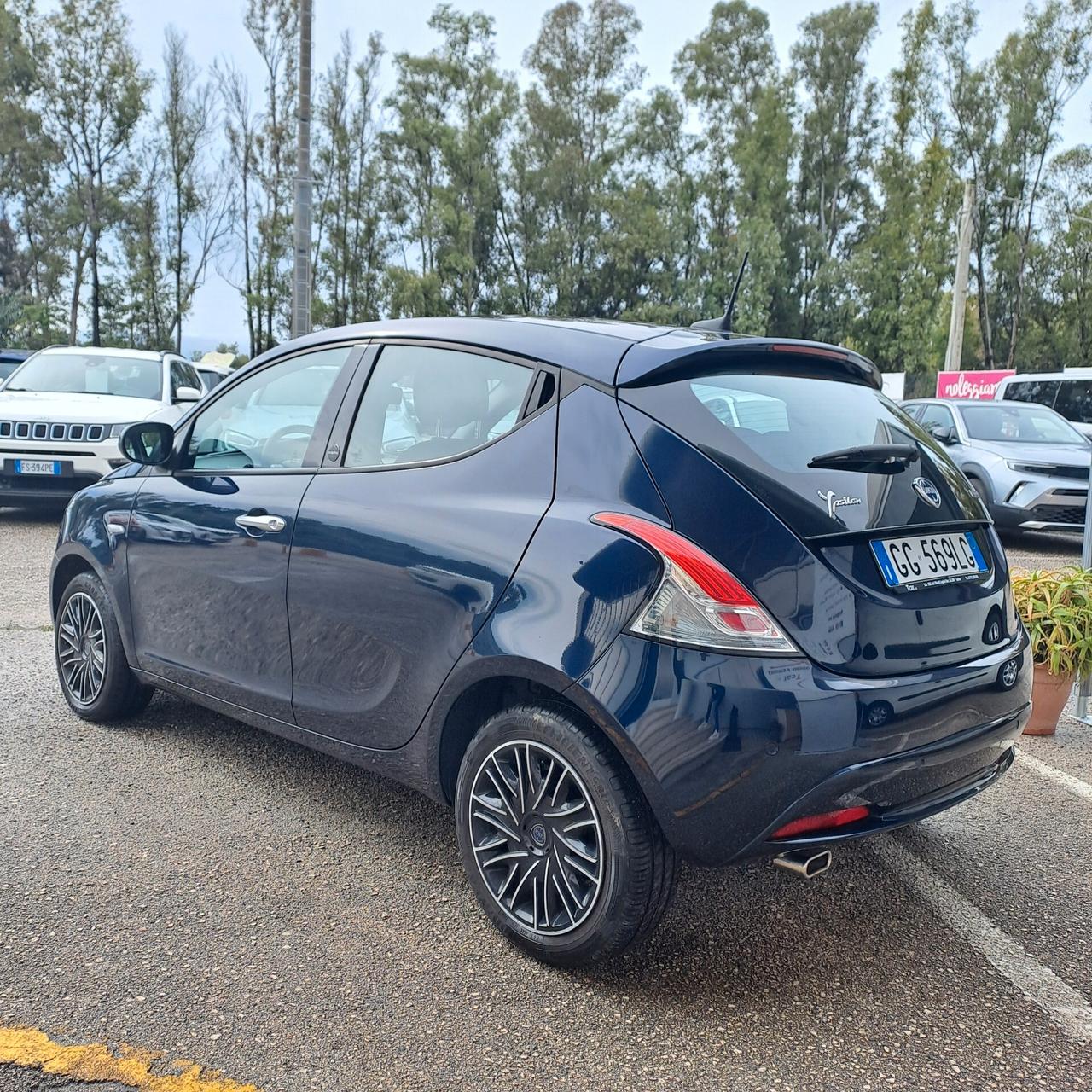 Lancia Ypsilon 1.0 Bz 70 Cv Hybrid Gold