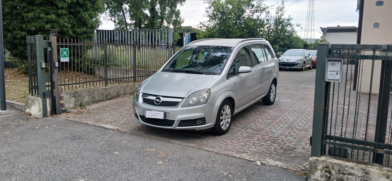 Opel Zafira 1.6 metano 7 posti neopatentati