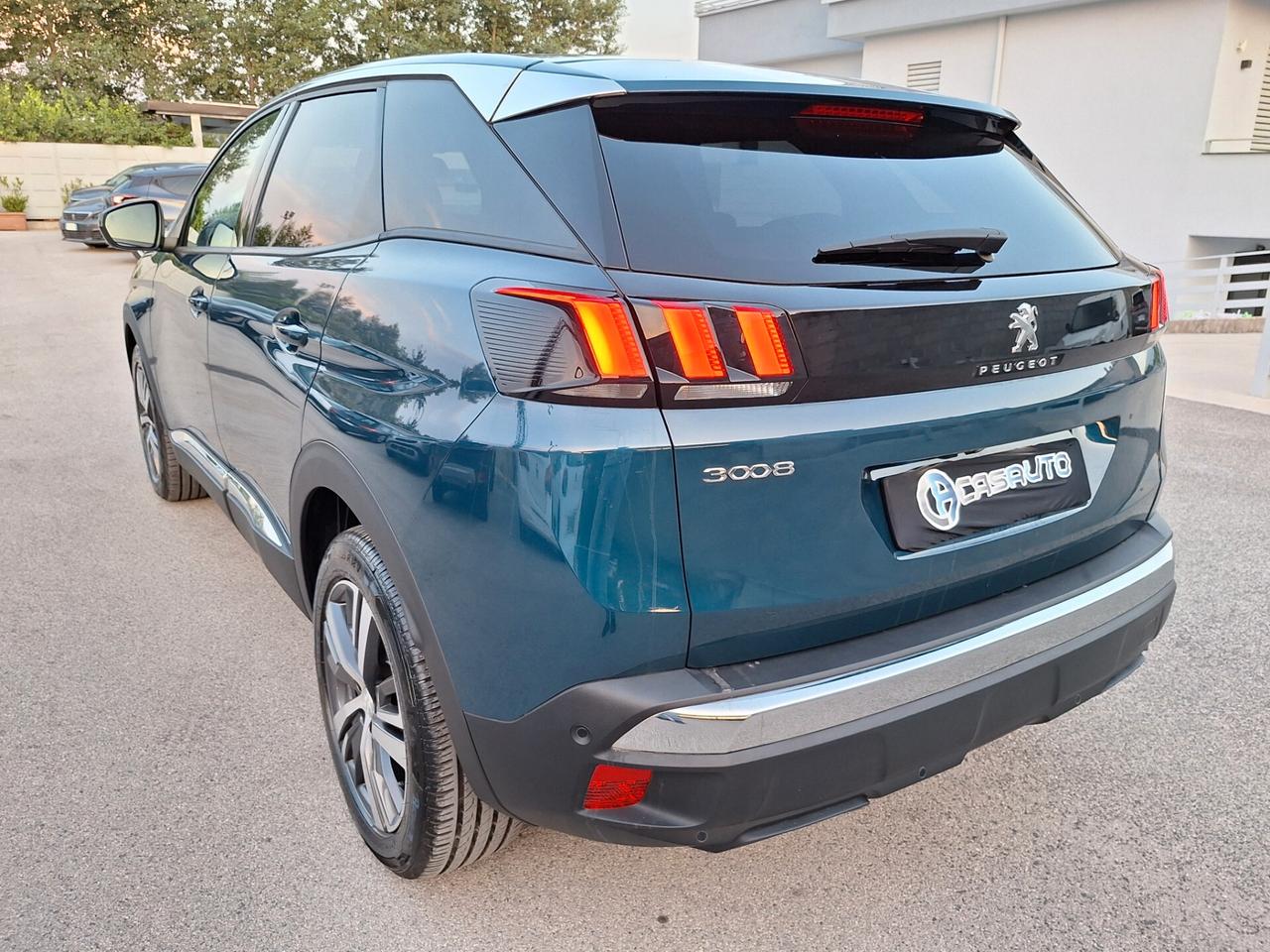 Peugeot 3008 ALLURE PACK 1.5 HDi 130cv EAT8 NAV+RETROCAM. - 2023