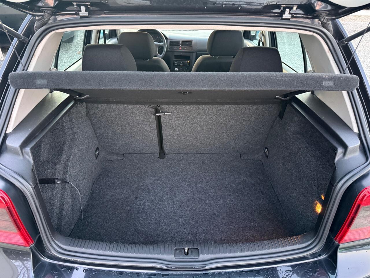 Volkswagen Golf 1.4 16V cat 5 porte