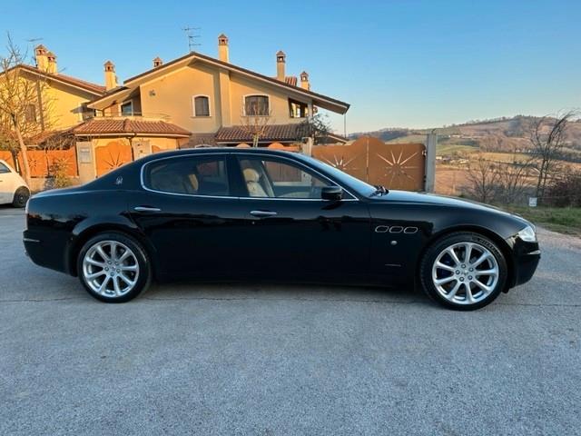 Maserati Quattroporte 4.2 V8