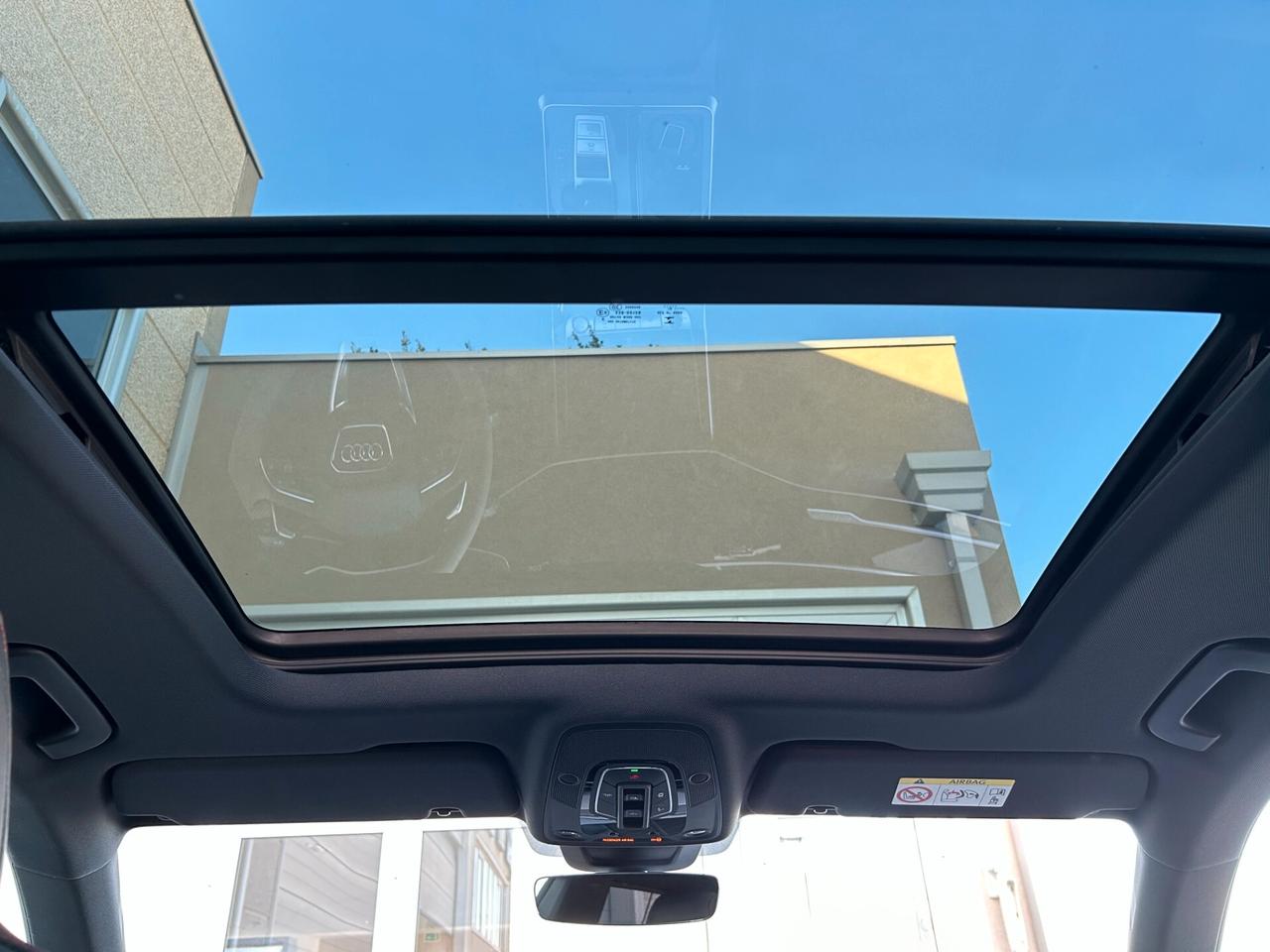 Audi RSQ8 TFSI V8 600CV quattro tiptronic