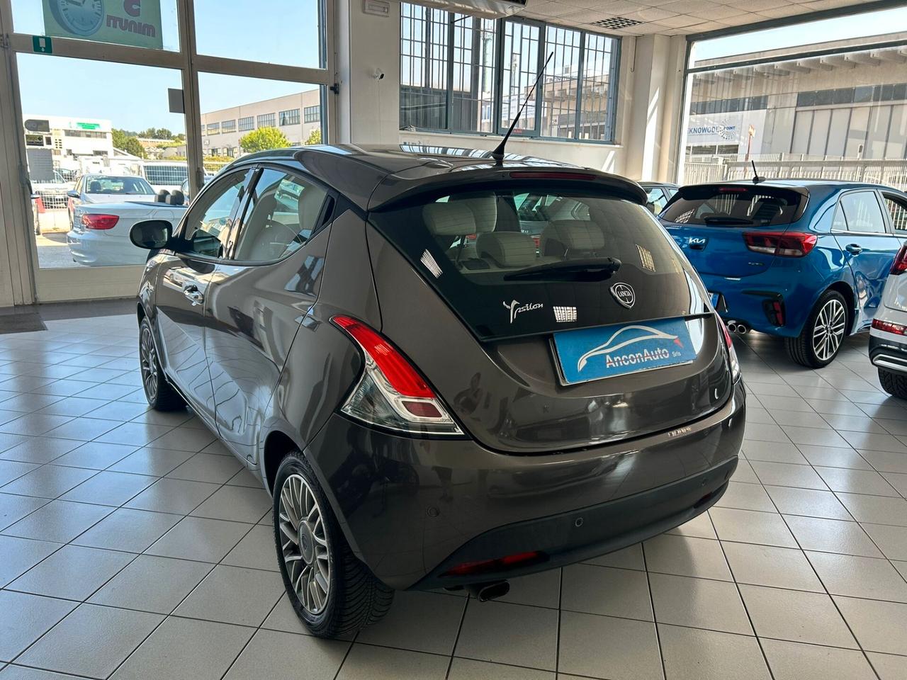 Lancia Ypsilon 1.2b X NEOPATENTATI 2012