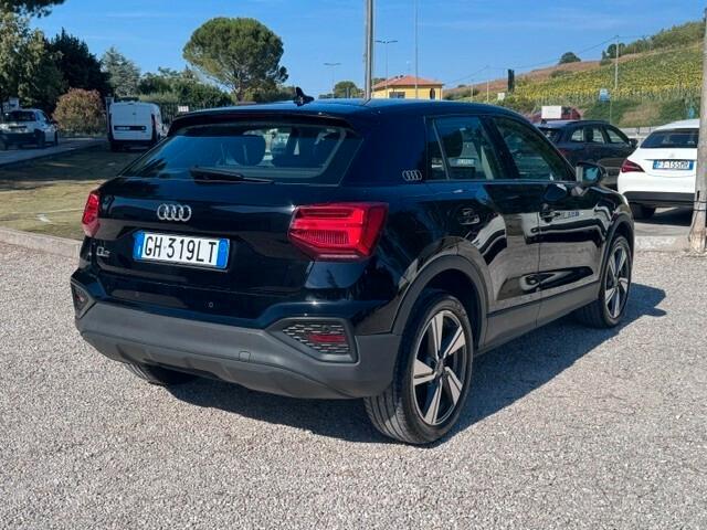 Audi Q2 30 TFSI Identity Black