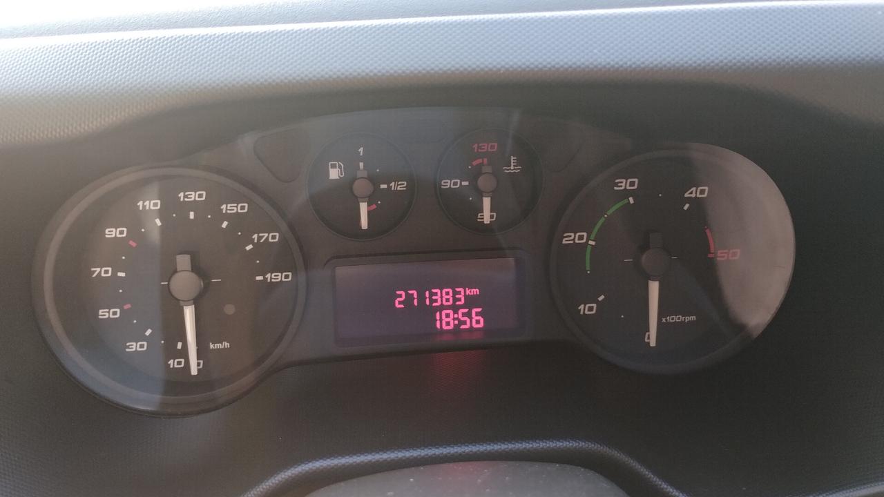 FURGONE IVECO DAILY CASSONATO