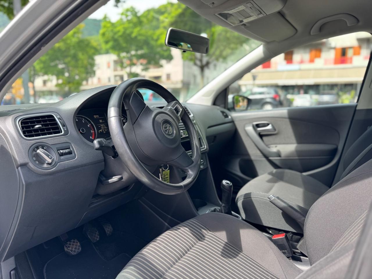 Volkswagen Polo 1.4 5 porte - CON SENSORI PER IL PARCHEGGIO - OK NEOPATENTATI
