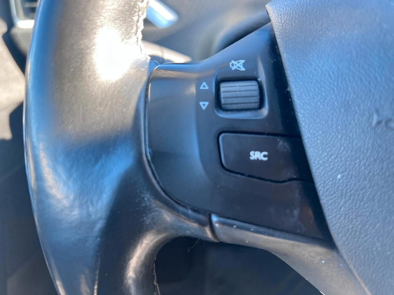 Peugeot 2008 1.6 e-HDi 92 CV Stop&Start Urban Cross