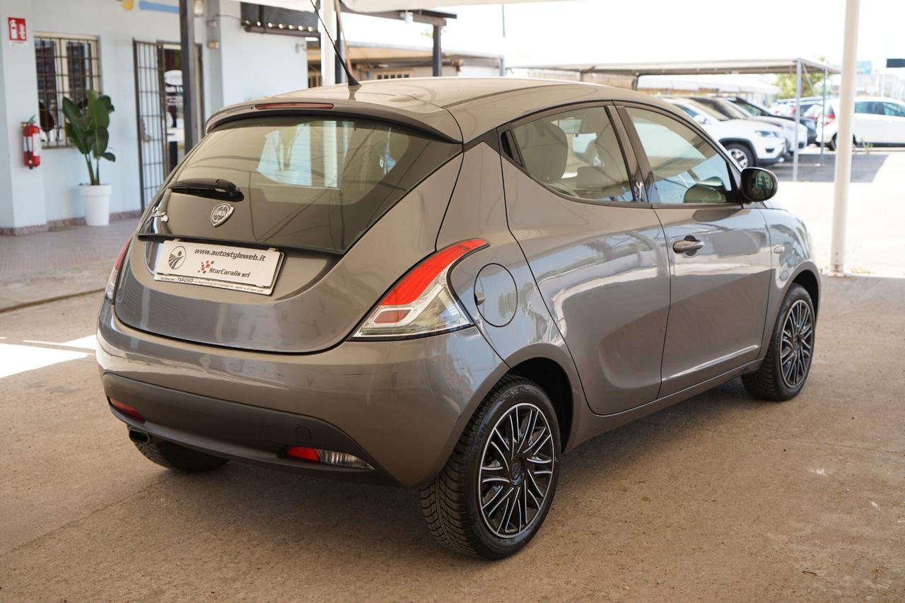 Lancia Ypsilon 1.2 69 CV GPL Gold