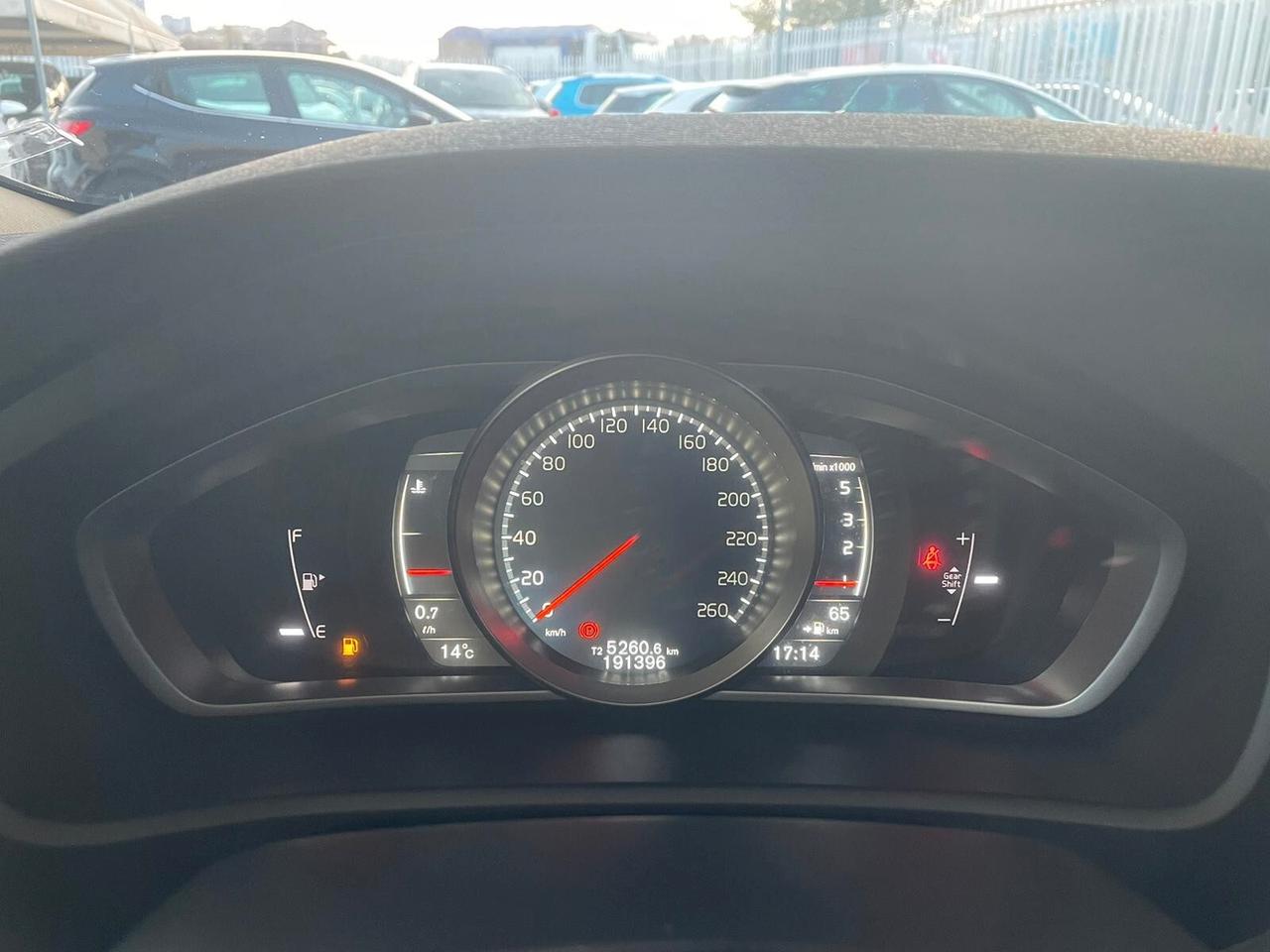 Volvo V40 D2 R-design Momentum